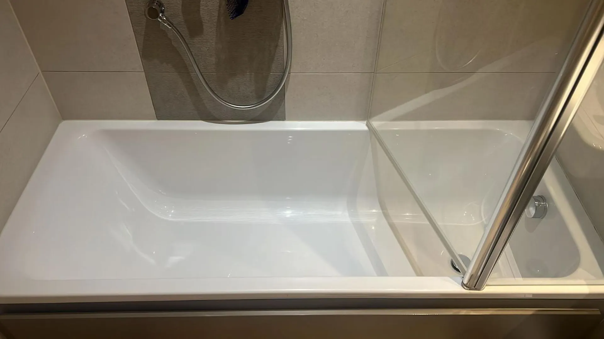 Impeccable 1-Bed Apartment Barking  United Kingdom